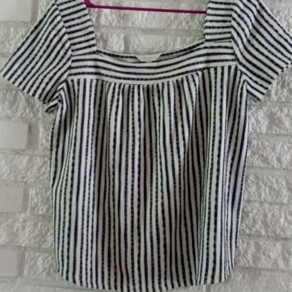 Lucky Brand sz. Lg short sleeve w square/boat neck. Cream & black stripes. CUTE
